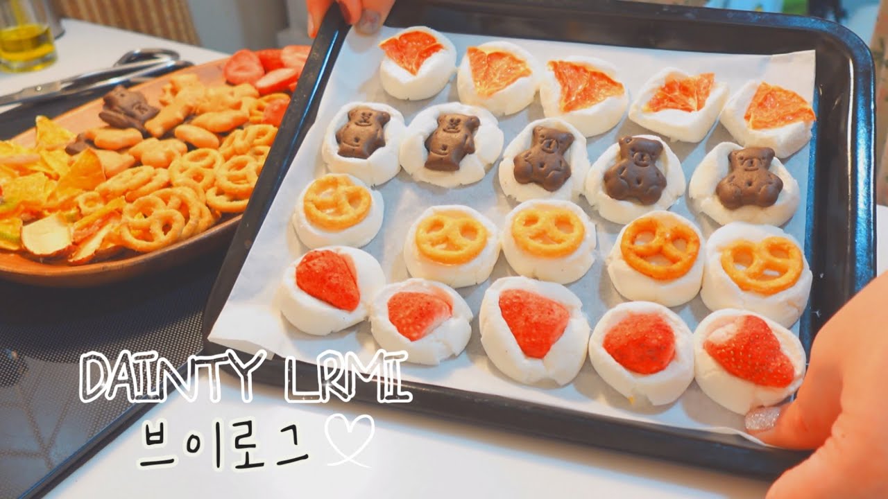 Eng | 자취요리브이로그 |오징어순대만들어먹고🍬 마시멜로쿠키만드는 자취일상 💙 시금치토스트,꼬막시금치전.바질토마토크림치즈베이글,컵누들찜닭