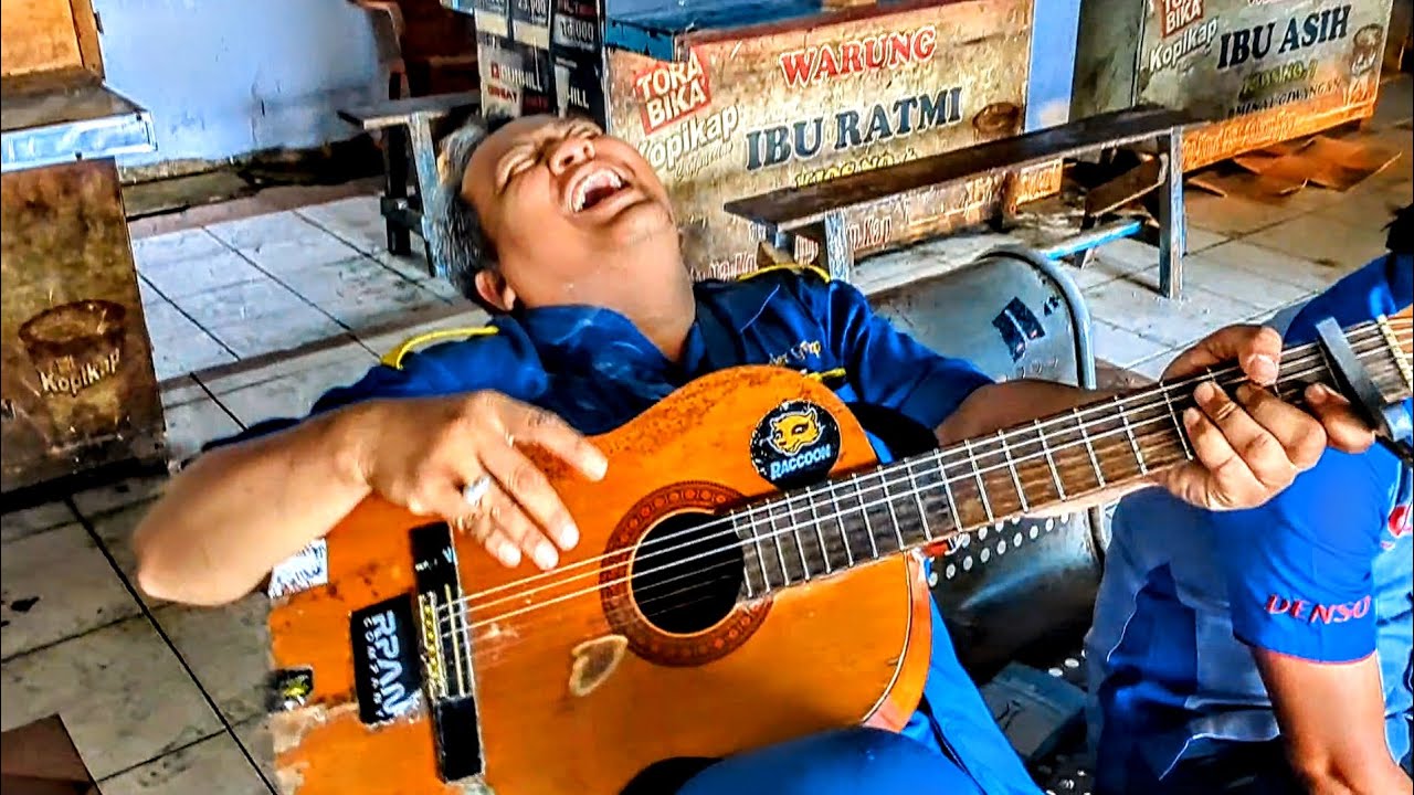 TUNJUKKAN SKILL BERMUSIK, KONDEKTUR FARID MAINKAN LAGU 