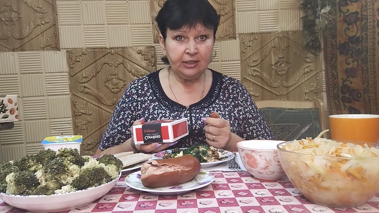 Mukbang. Первый раз пробую пакетированный кофе 🤔. 