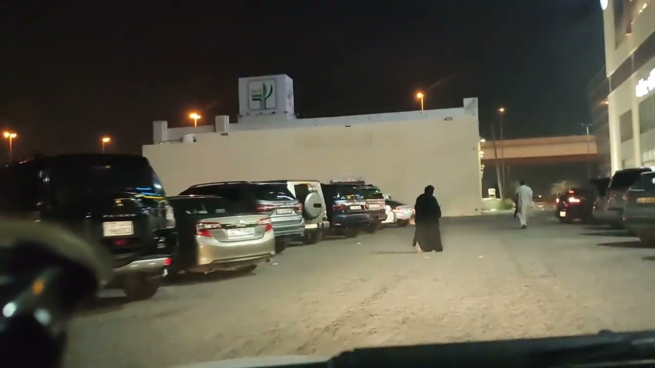 Going to resturant pick up the order . Keeta delivery boy car driving video. #driver #kuwaitview 