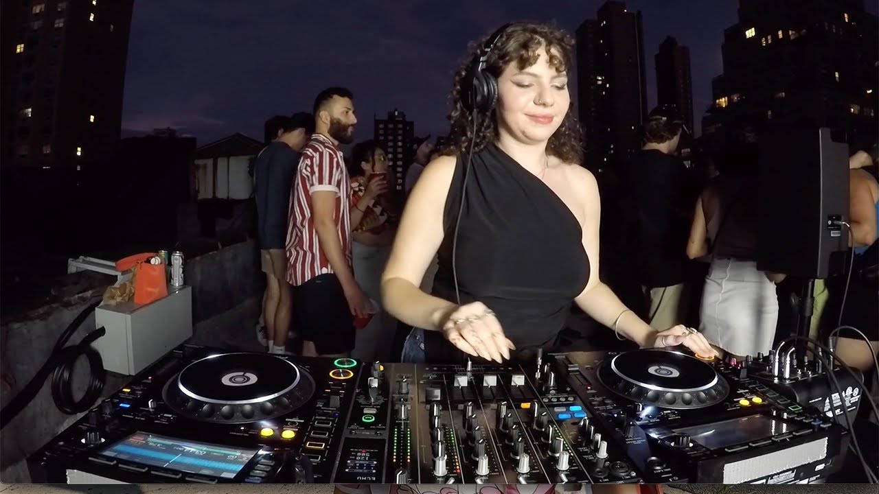 Disco House Mix on a New York Rooftop | Laila Amira (2023)