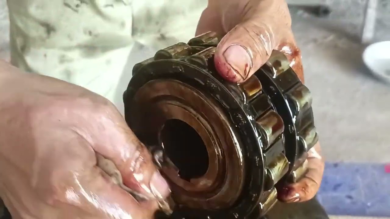 tháo hộp giảm tốc dùng đĩa lêch tâm ( cyclo).