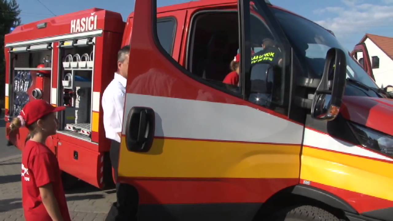 Dobrovoľní hasiči dostali autá