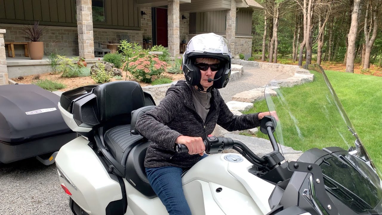 Обзор экипировки Can-Am Spyder.