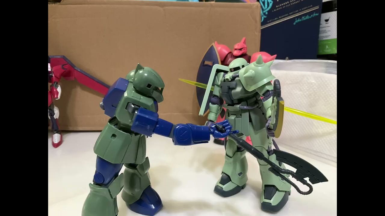 Stop motion battles: zaku I vs zaku II