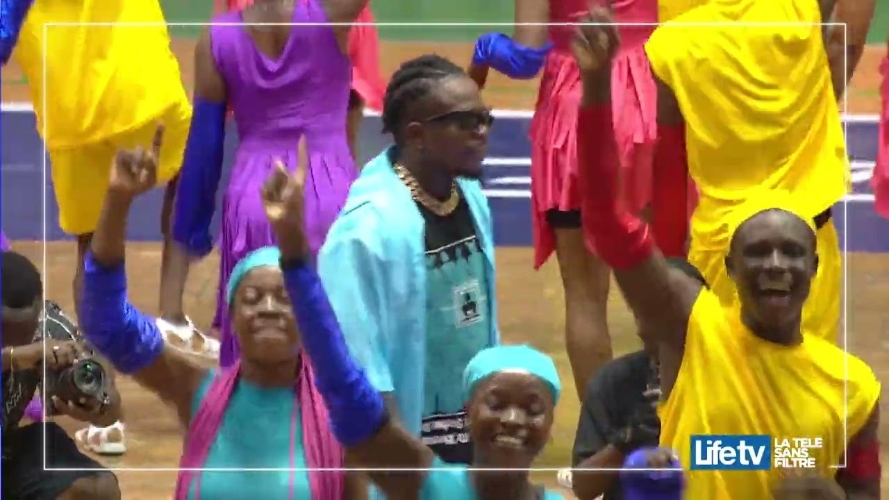 Prestation de Didi B lors de la cérémonie d'ouverture du Cam Tchintchinn 2023.