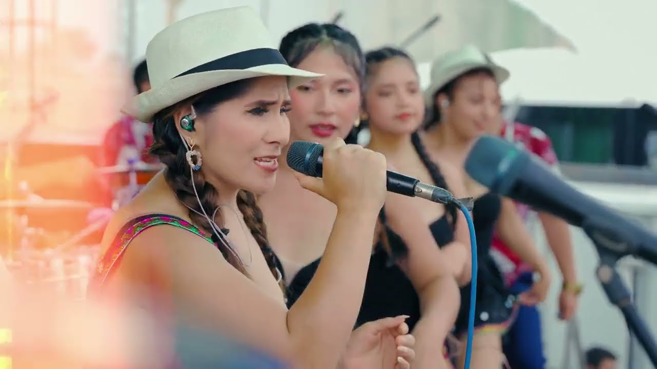 Amor Paisano LA CHIROQUITA ( EN CONCIERTO_ LOS AYABAQUINOS )