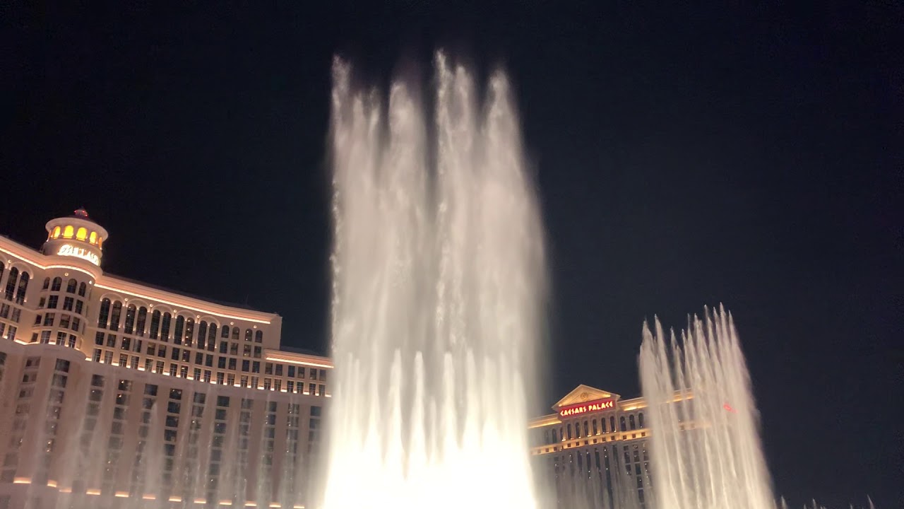 Uptown funk ( Bellagio fountains ) 2021( quarantine )