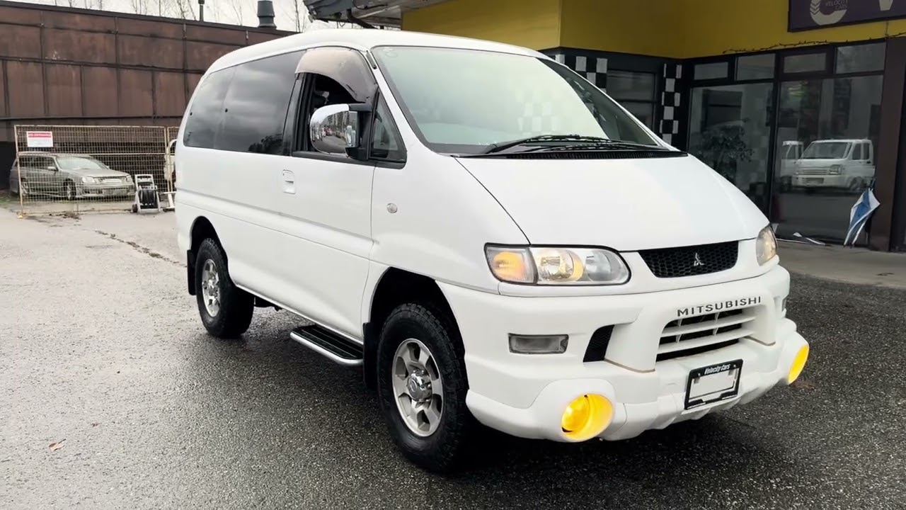 Vancouver Velocity Cars #19365 Mitsubishi Delica Space Gear Chamonix (JDM 3.0L 4x4 )