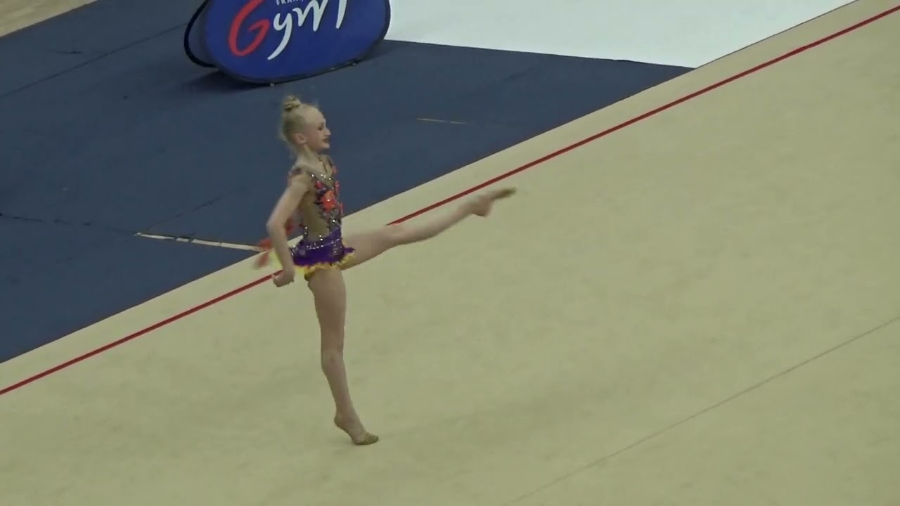 Elena COUILLARD massues - 2025 Championnats de France DN4