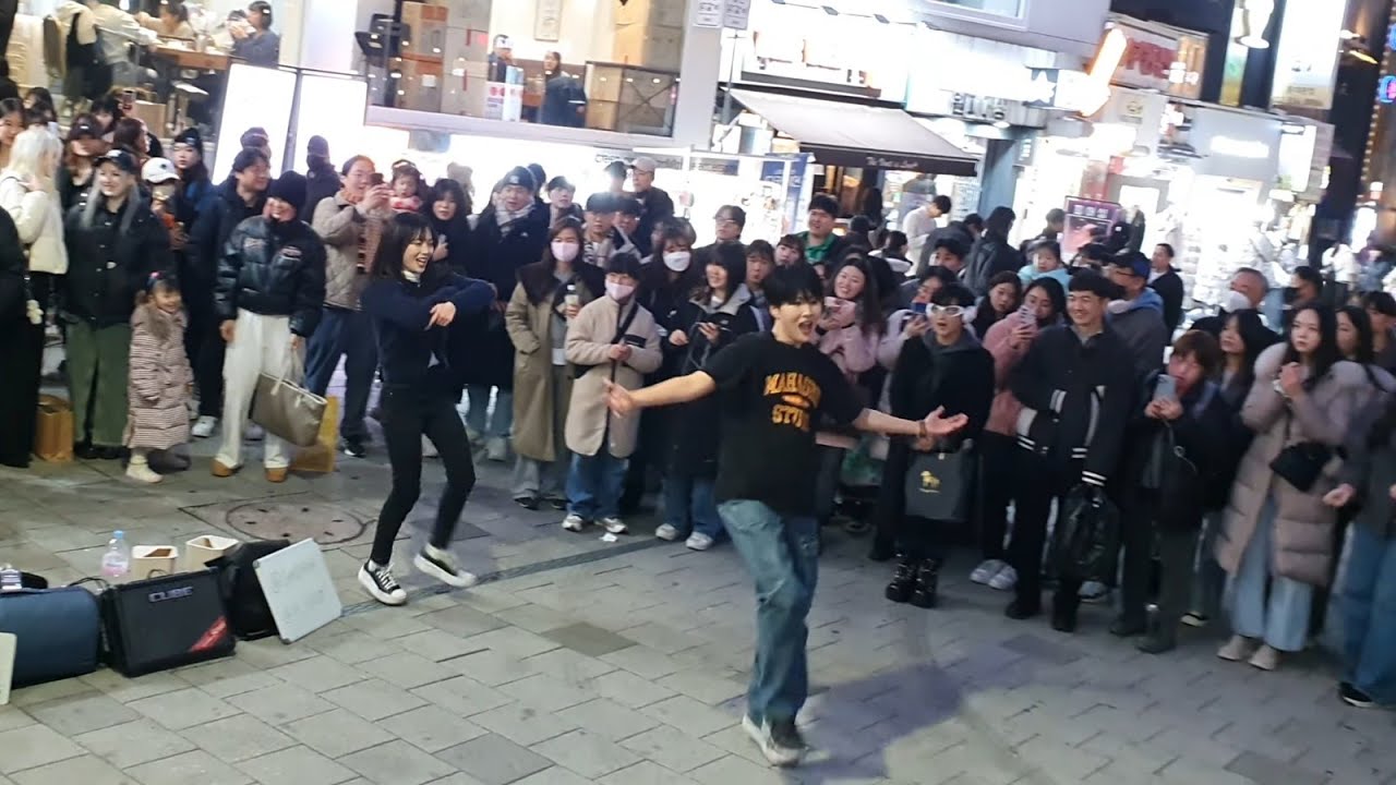[STREET ARTIST] YU KAGAWA & HYOJIN. INTERACTIVE HONGDAE BUSKING. 240113.