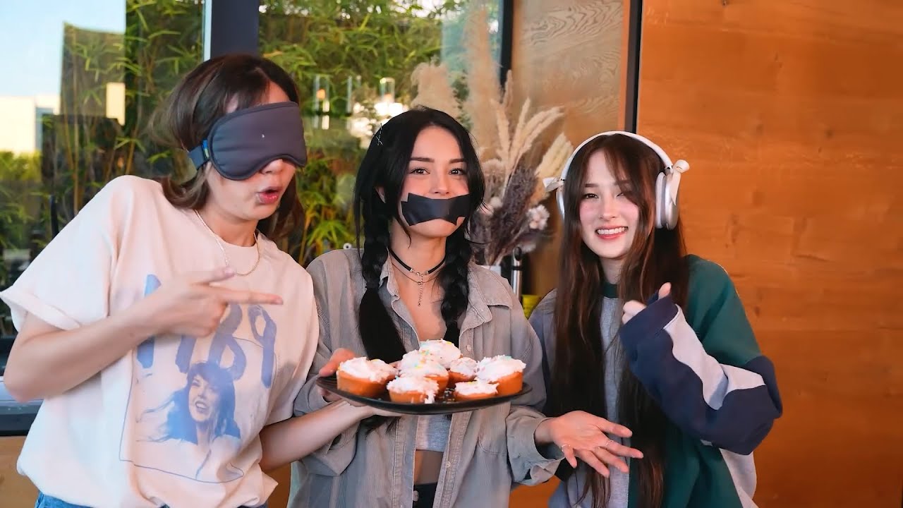 ROOMIES TRY BLIND, DEAF, MUTE BAKING CHALLENGE
