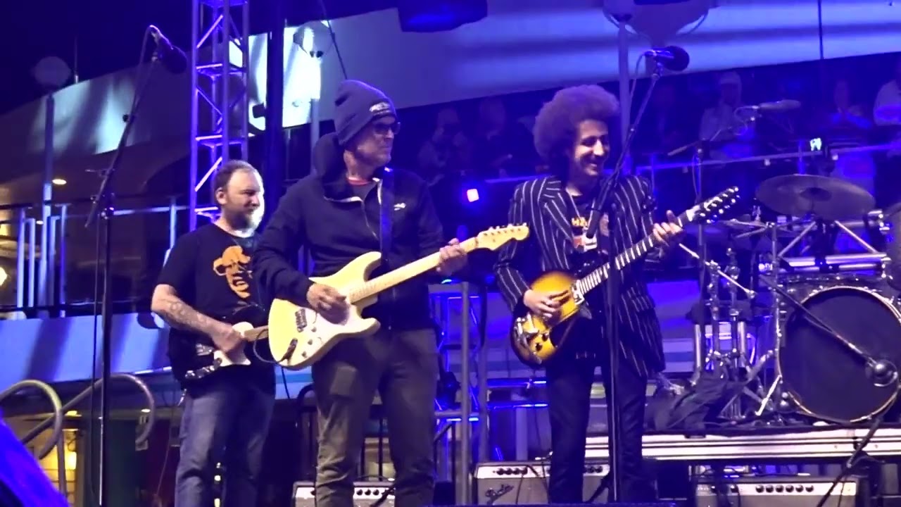 Joe Bonamassa, Henry James, Robert Jon, Jimmy Vivino - 