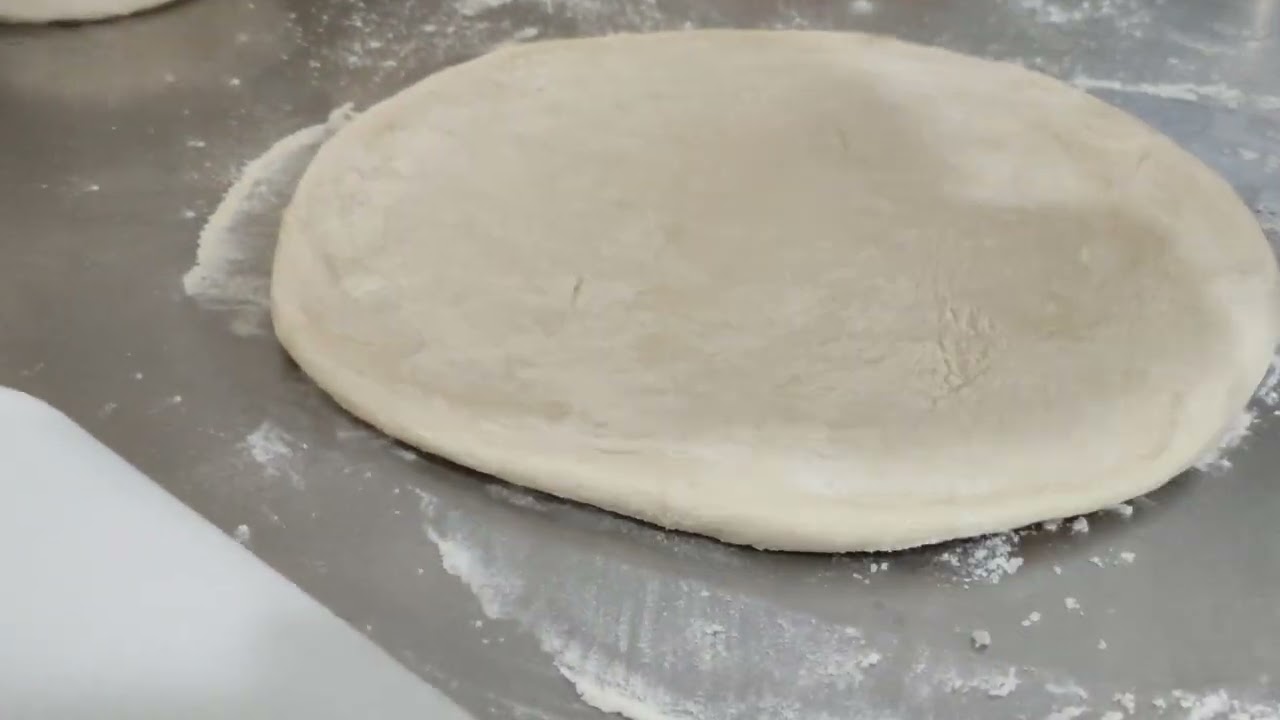 COMO ABRIR MASSA DE PIZZA - MUITO FACIL
