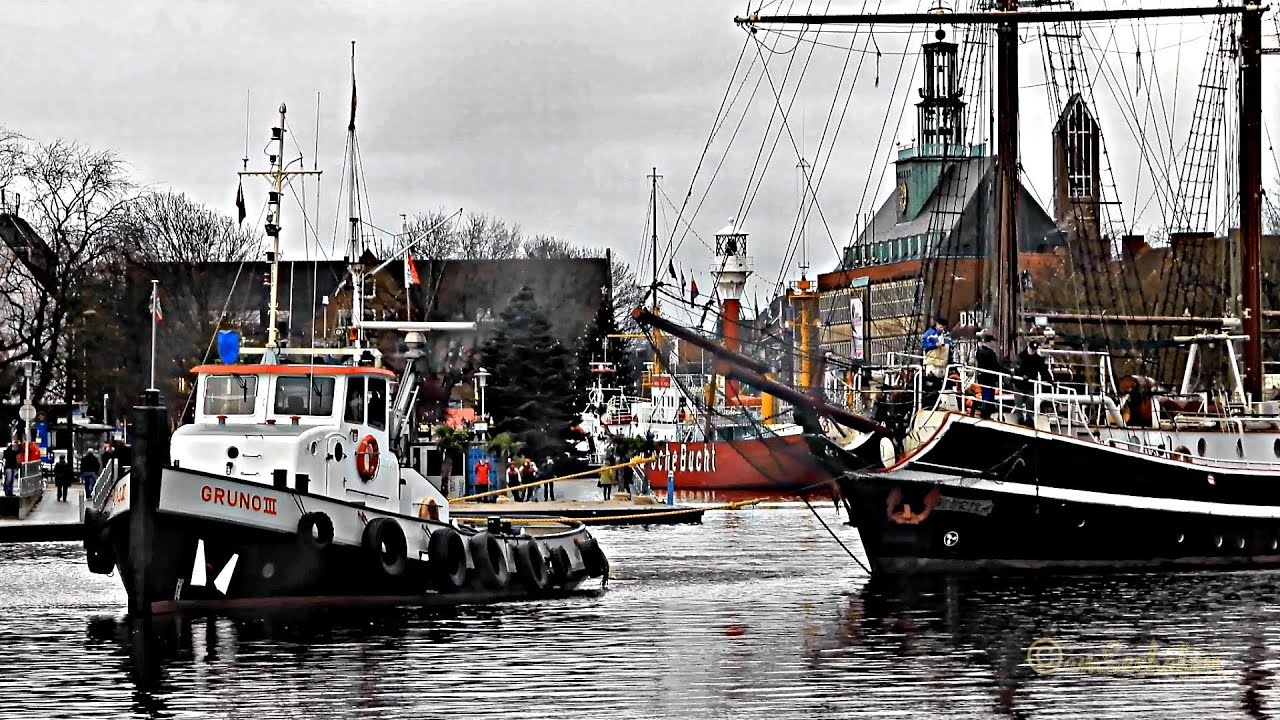 Barkentine HEUREKA Auslauf 2 GRUNO Schlepper Emden Dreimaster Segelschiff outbound tallship & tugs
