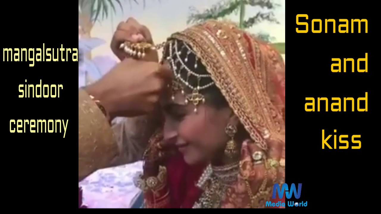 Sonam kisses Anand Ahuja after the Mangalsutra and Sindur ceremony
