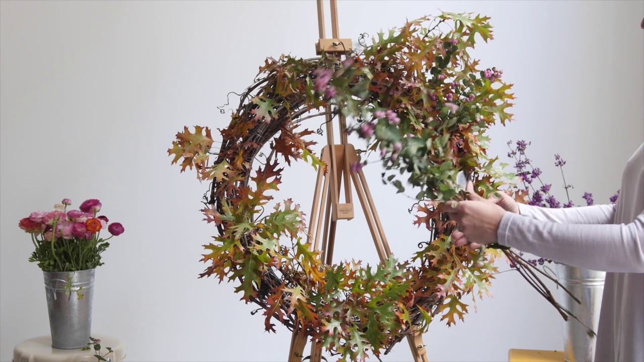 Creating an Autumn Floral Wreath
