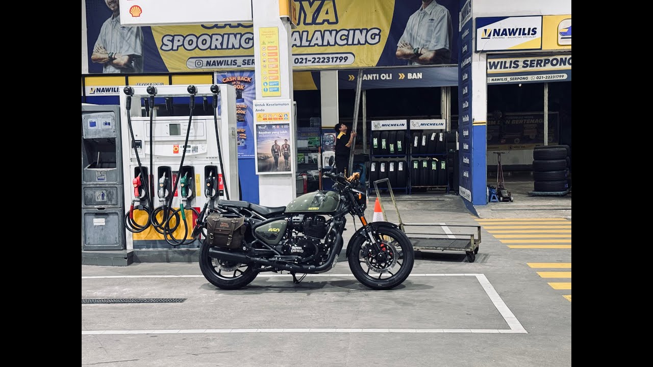 50 TWIN AT MIDNIGHT: Is the  ROYAL ENFIELD SHOTGUN 650  the Ultimate Night Cruiser?