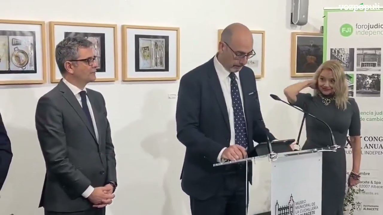 Un juez abronca a Bola&ntilde;os en sus narices