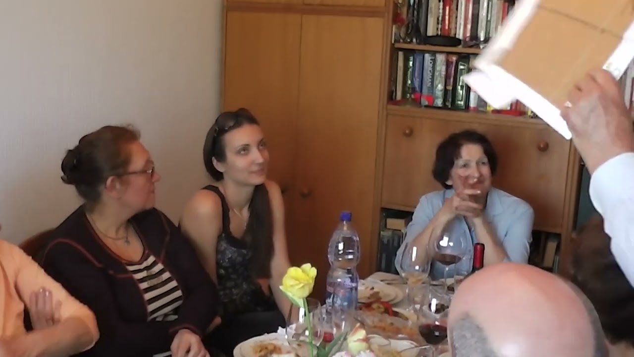 Брат мой в 87 лет ходит в горы.