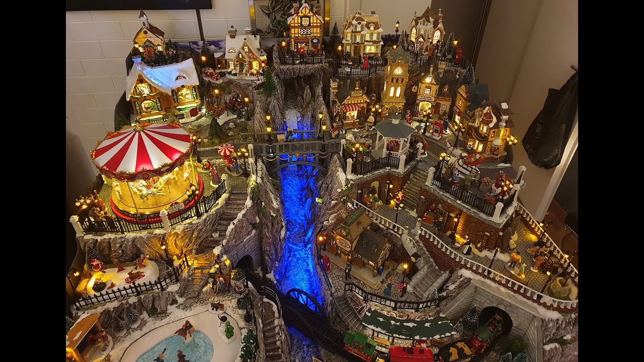 Lemax Christmas Village 2019 / 2020 : first center part . FR : Village de Noël miniature