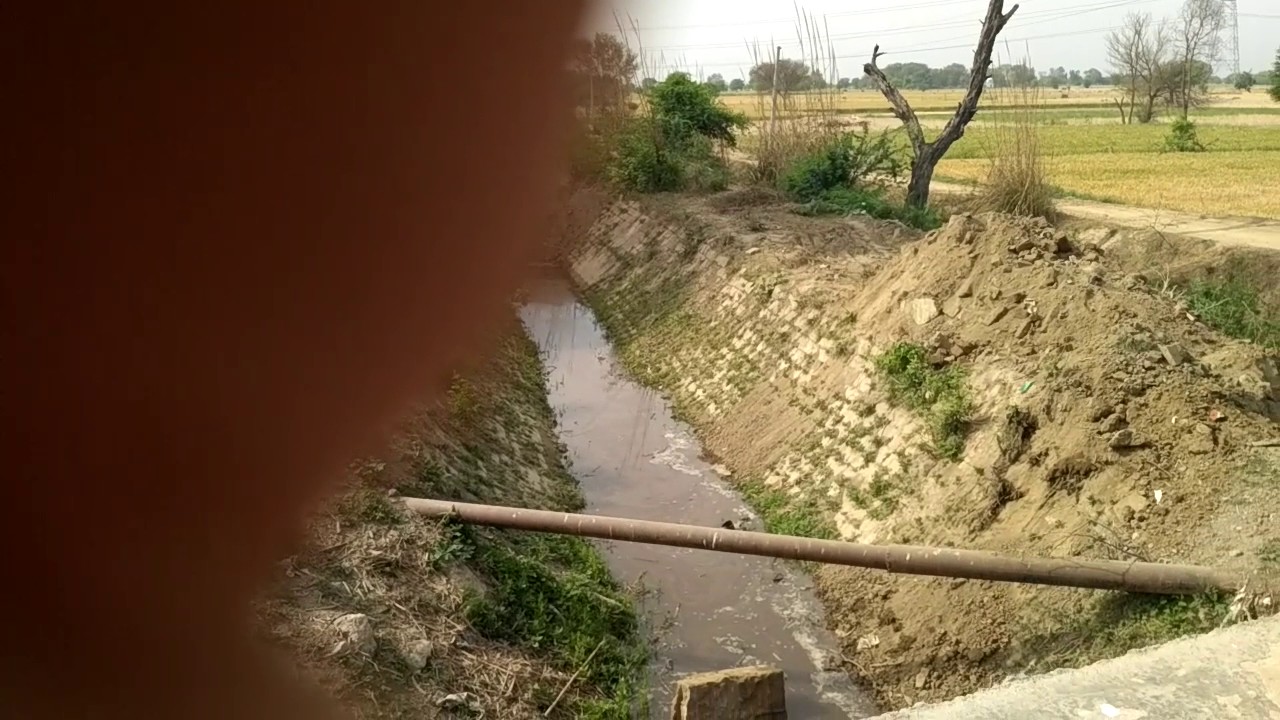 Ranilla gaon me nahar ko rok diya mahakma kuch nahi Karen paya  is nahar ka Nam bound distributer h