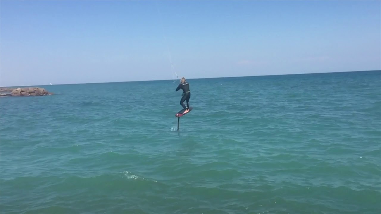 slow motion tack kitefoil by théo lhostis www.optimumkite.com