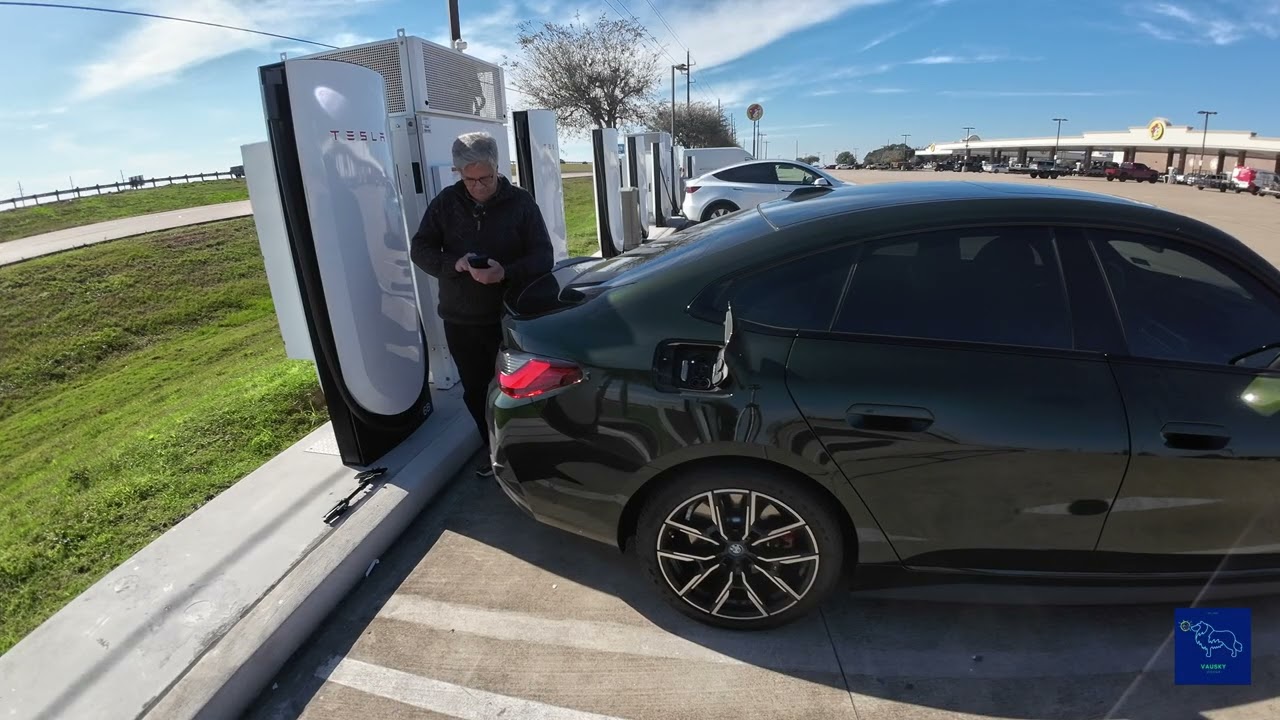 Поддержка приложения myBMW для зарядных станций Tesla Supercharger с использованием MagicDock.
