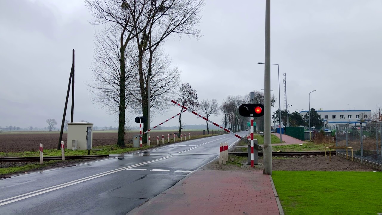 Przejazd kolejowy (SSP) Grodzisk Wielkopolski, ul. Kościańska // Polish railroad crossing