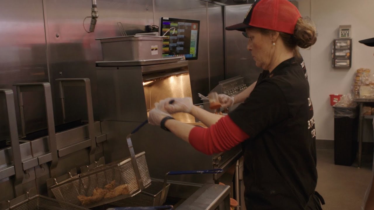 How Dave's Hot Chicken is preparing for California's unprecedented fast food minimum wage hike