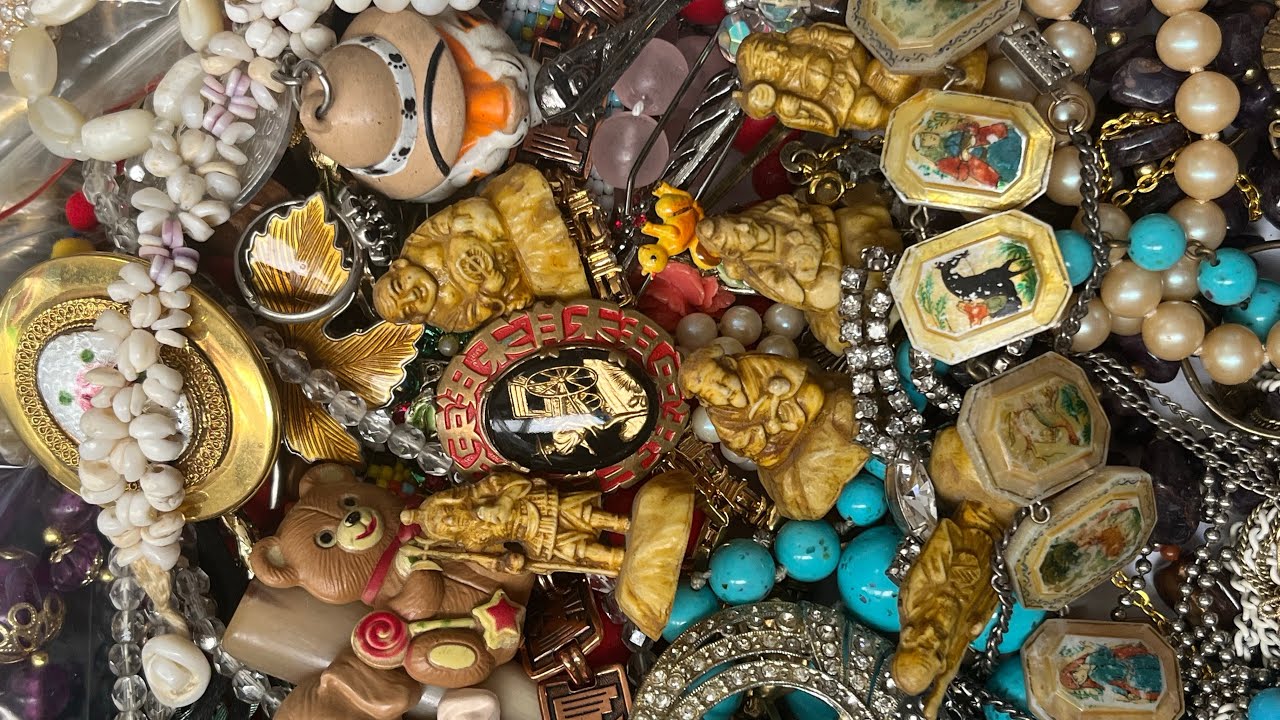 Vintage Jewelry Bag unbagging ! Auction win’s Amazing!