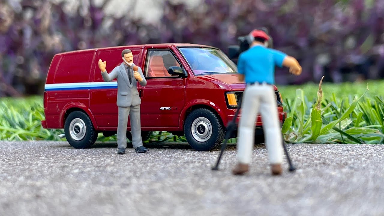 Tomytec 1985 Chevrolet Astro Panel Van Tomica Limited Vintage NEO  #tomytec #chevrolet #diecastcars 