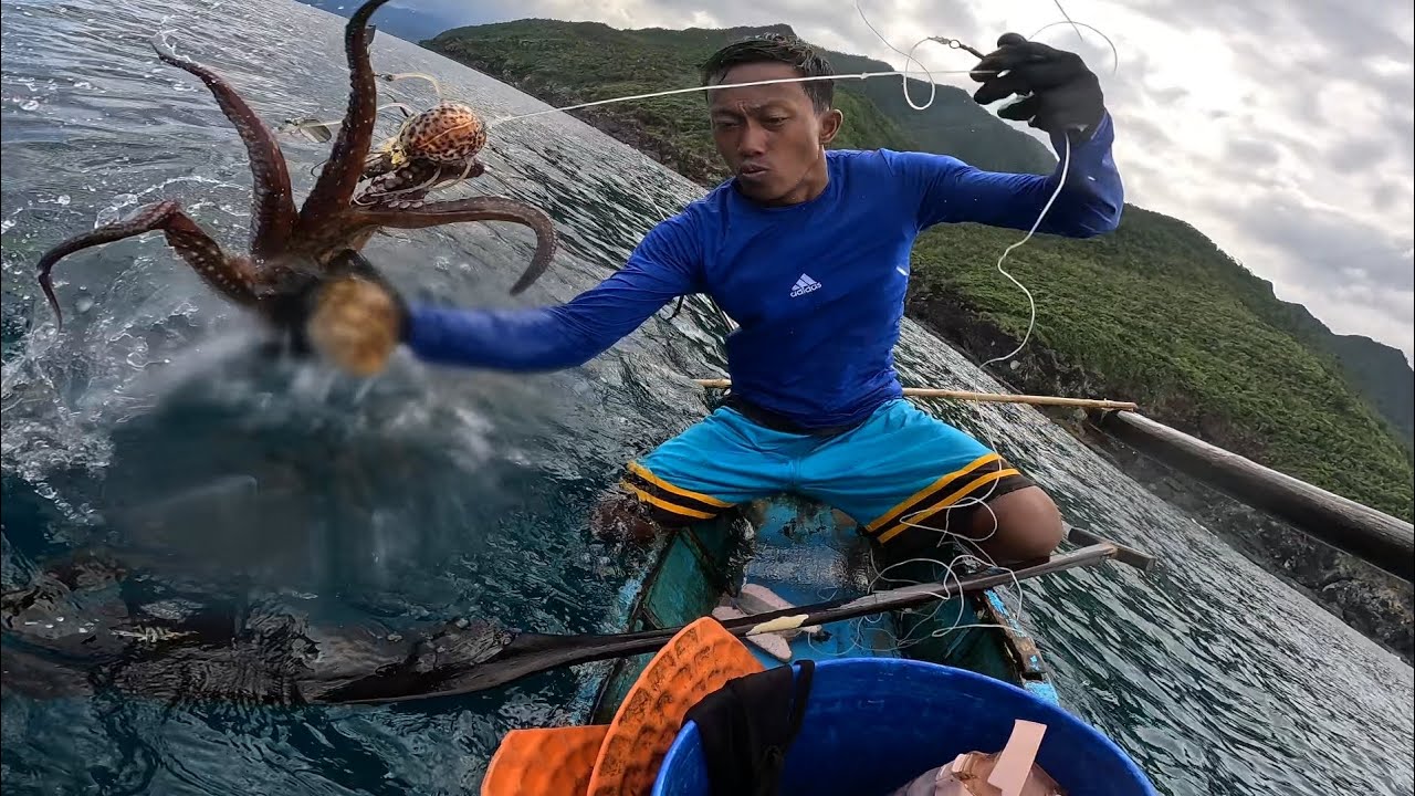 Halos malubog ang bangka sa lakas ng pugita @RommelAlibongCruz