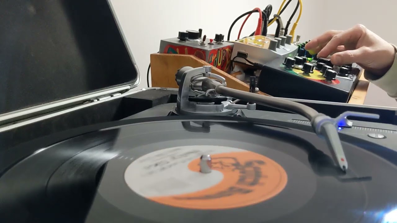 Mungo's Hi Fi ft MC Ishu ** Belly Ska+Belly Ska Dub **