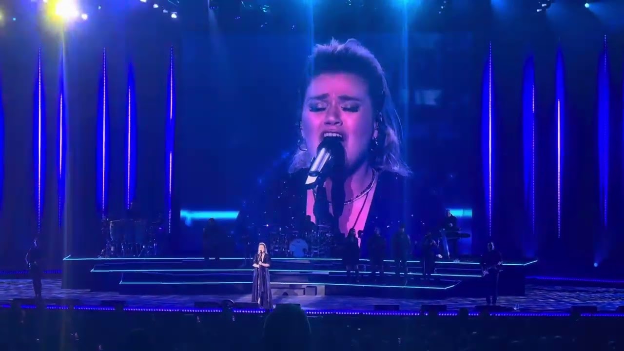 Kelly Clarkson - Magic - Chemistry - Live Performance