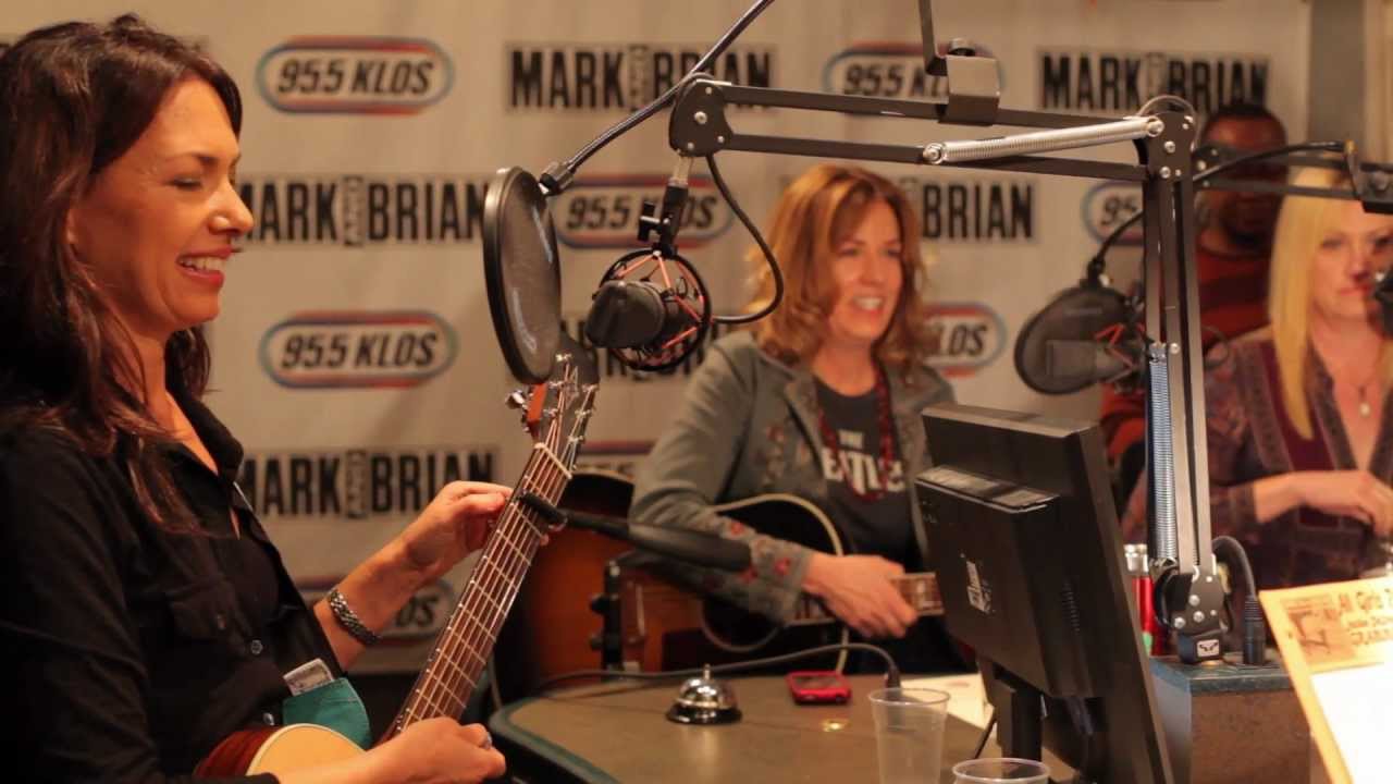 The Bangles - Breakfast With The Beatles with Chris Carter (January 8th, 2012 - part 2)