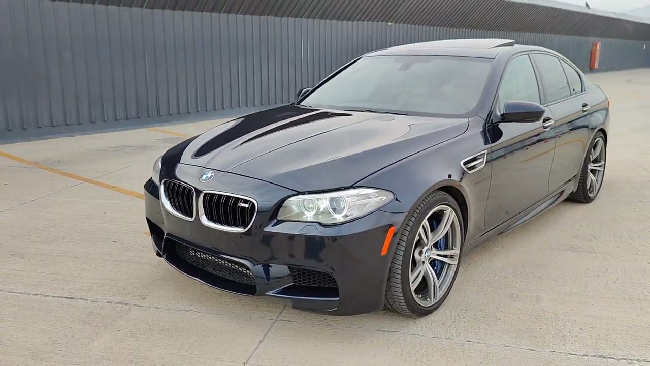 BMW F10 M5 Blue