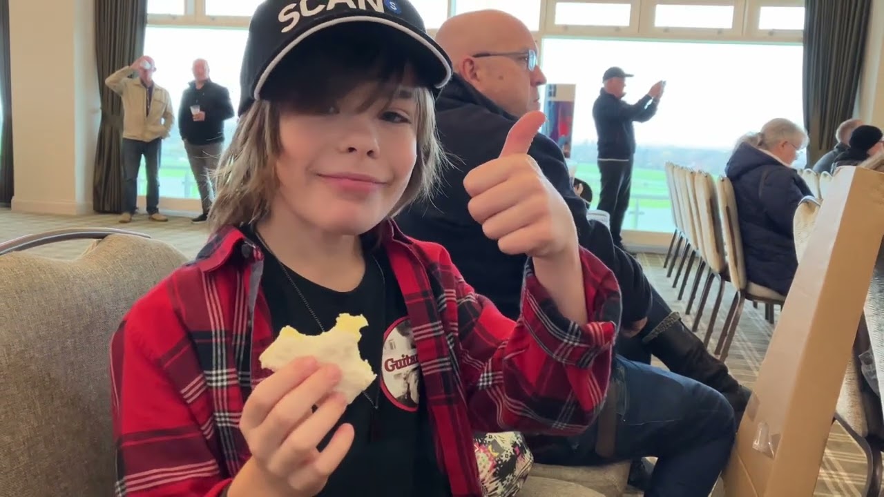 Northern Guitar Show / Merseyside Aintree Racecourse / watching live music/ having fun/ Guitar Olly