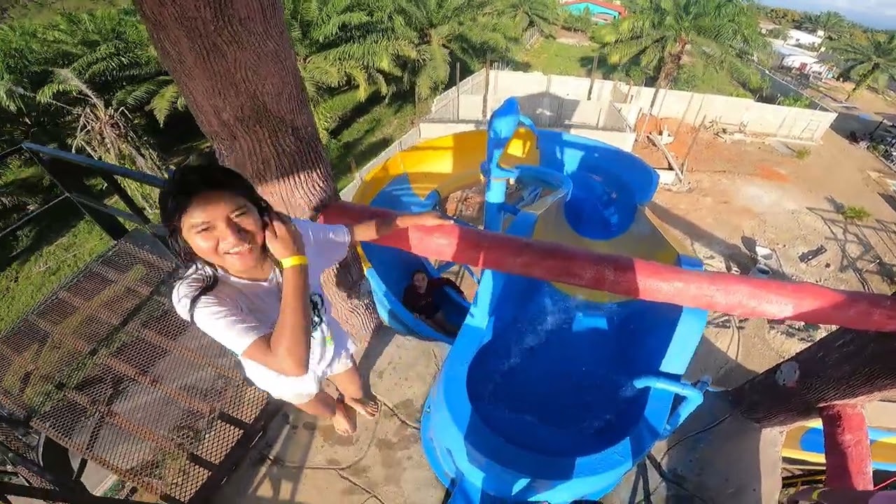 Probando tobogán del parque acuatico madison de remolino,colon