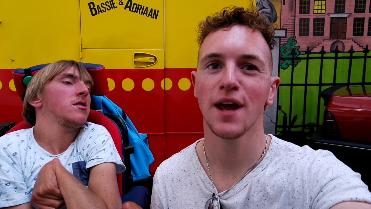 ALS VERASSING NAAR BASSIE EN ADRIAAN