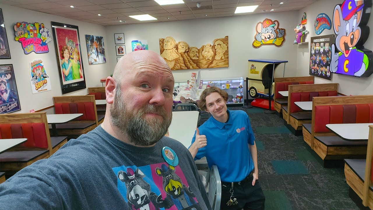 Я вернусь в лучший магазин Chuck E Cheese's Legacy в Пайнвилле, чтобы увидеть группу в 2026 году!