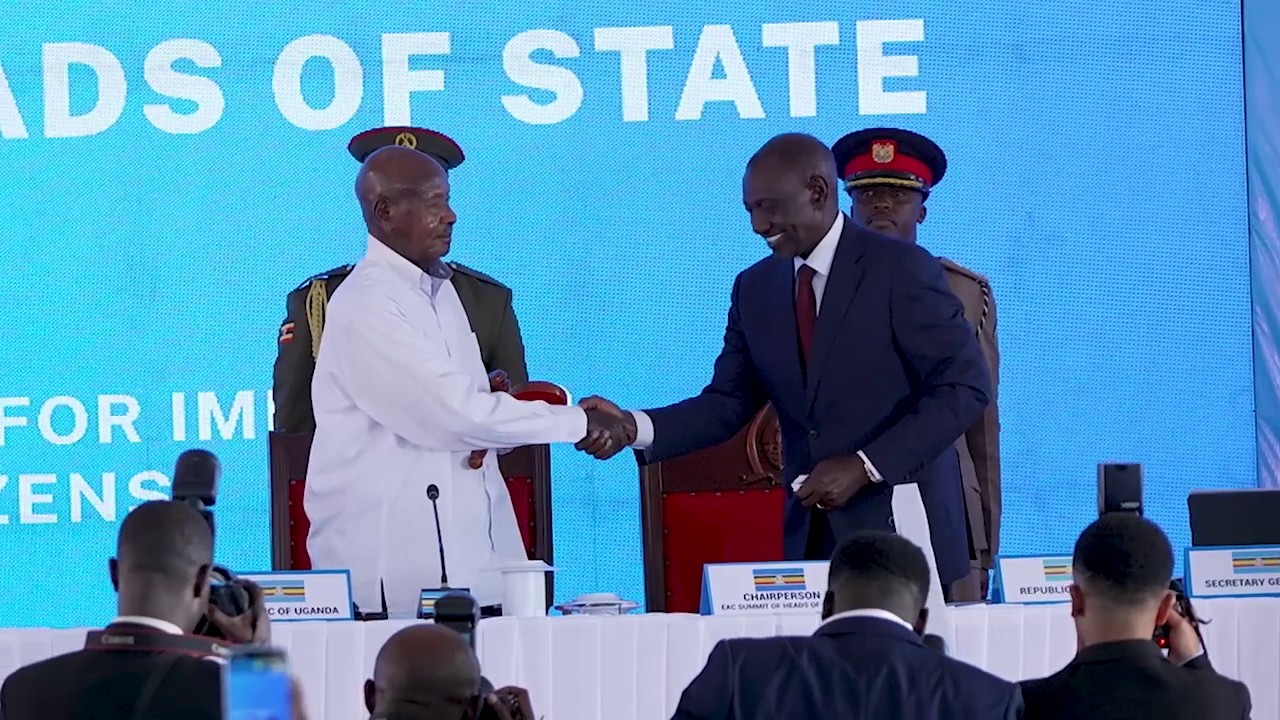 Agataliikonfuufu Bannamukago gwa EAC balonze Pulezidenti Museveni kati ye Ssentebe waabwe