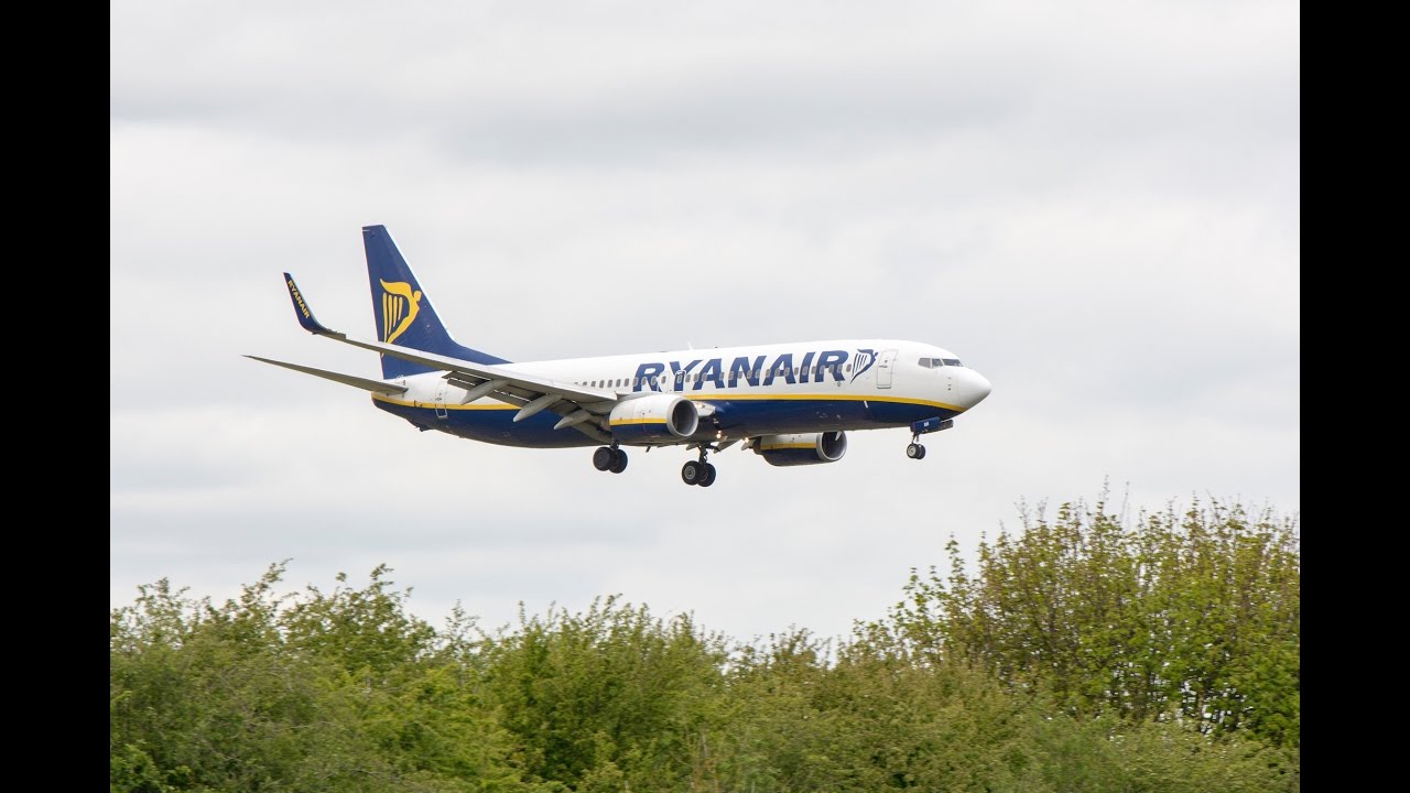 Ryanair • Boeing 737 • Alicante to Newcastle • FR4079