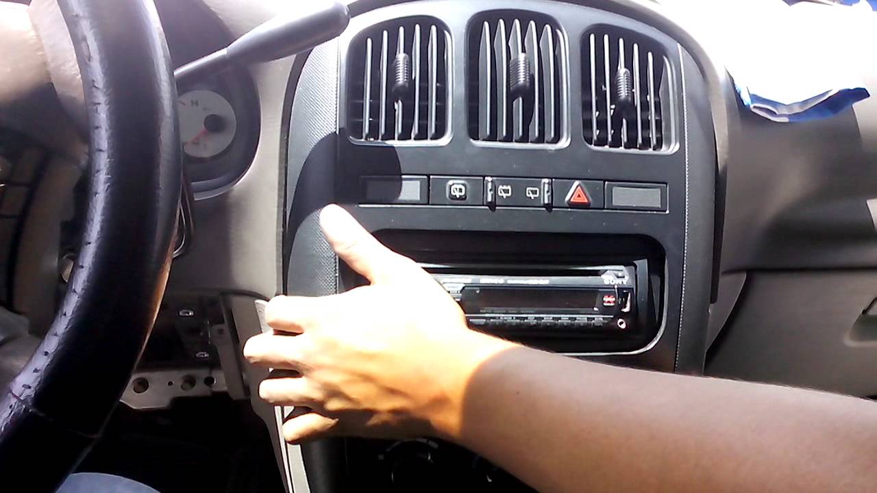 Desmontar Estereo Chrysler Voyaguer / JMK