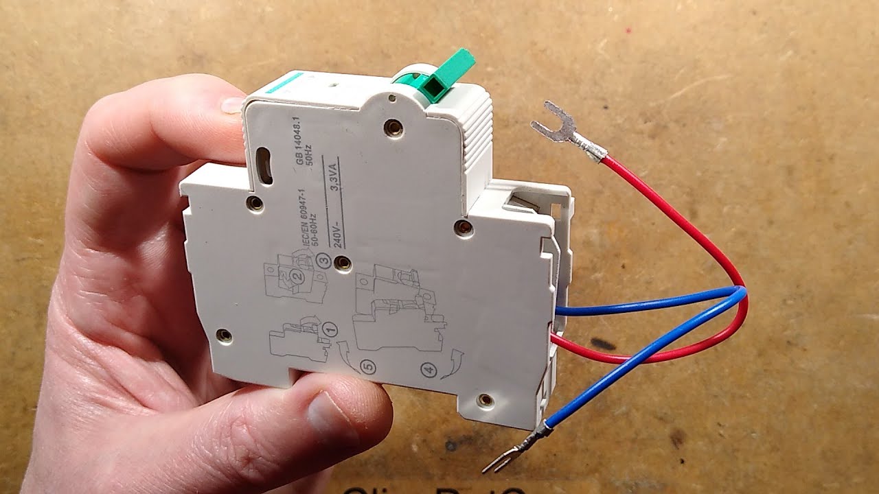 Over/under voltage detector - with schematic