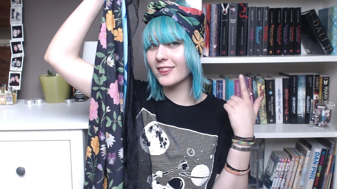 5 Ways to Tie a Knot Wrap in Your Hair