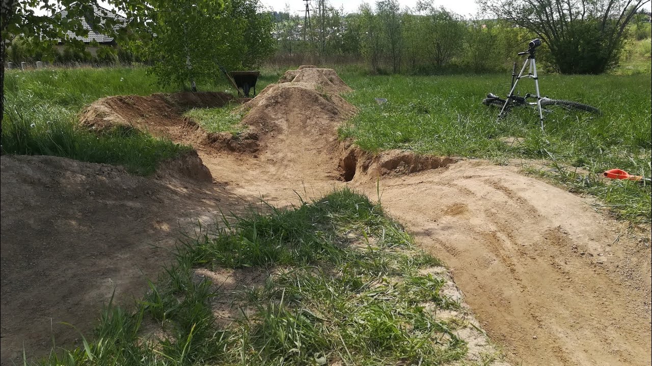 BUDOWA MULDY/ROLLER'A I NOWE LINIE! Czyli przydomowe trasy dirt/fr ! BikeYard #9