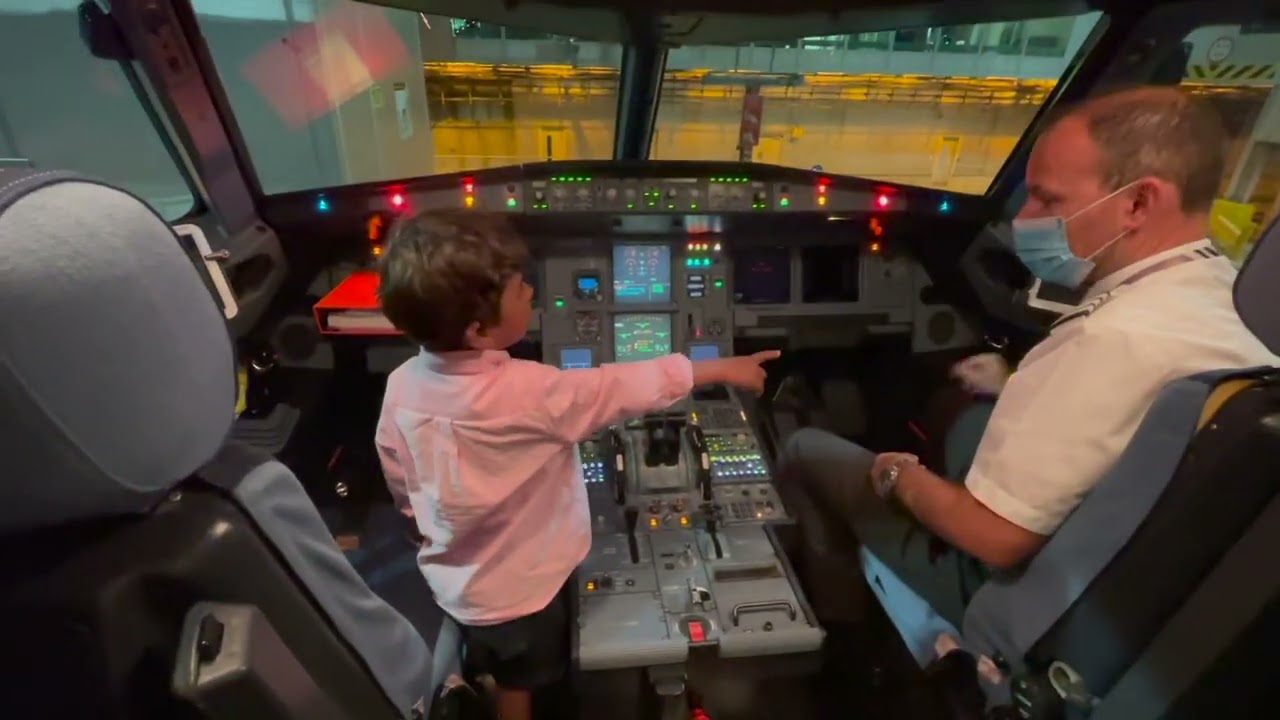 Paris London EasyJet Flight cockpit visit Airbus 320