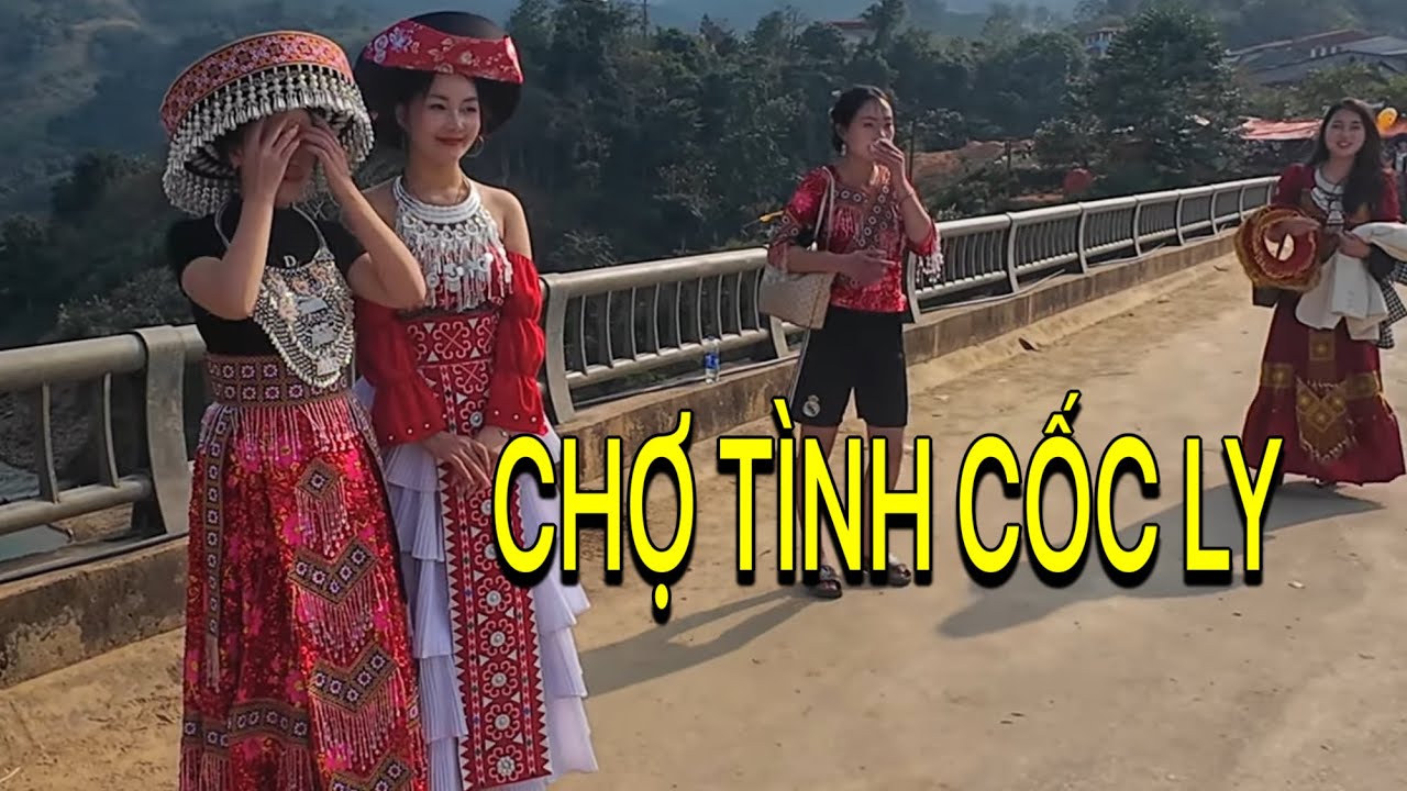 CHỢ TÌNH MÙNG 1 TẾT DIỄN RA TẠI CẦU CỐC LY - NƠI HỘI TỤ NHỮNG BÔNG HOA CỦA NÚI RỪNG TÂY BẮC .