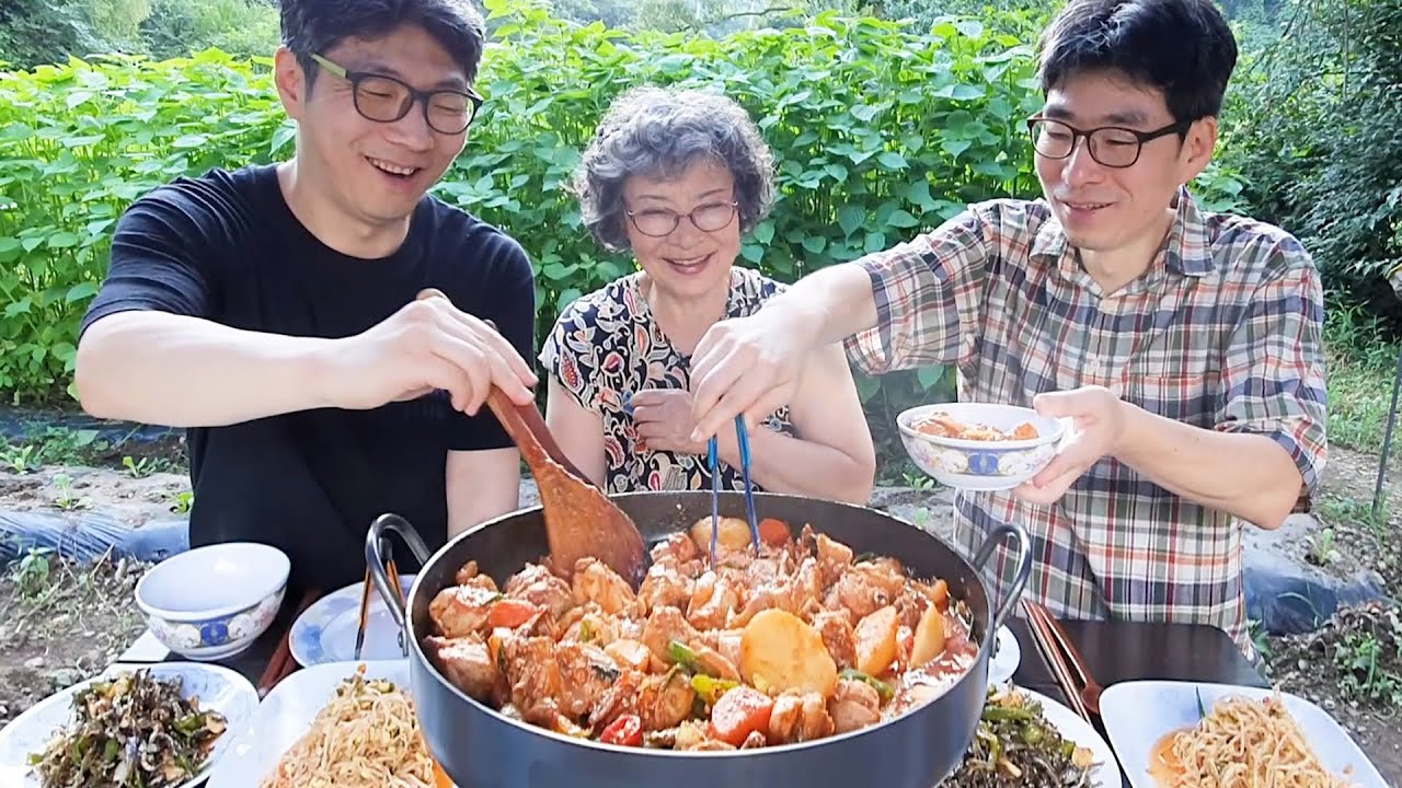 Готовим мукбанг) ​​Поедим жареной курочки на улице! Добавьте последний рамен (рецепт)